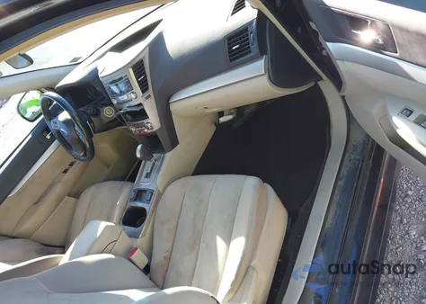 2013 Subaru Legacy 2.5I Premium из США, поврежденный, VIN 4S3BMBC68D3012877